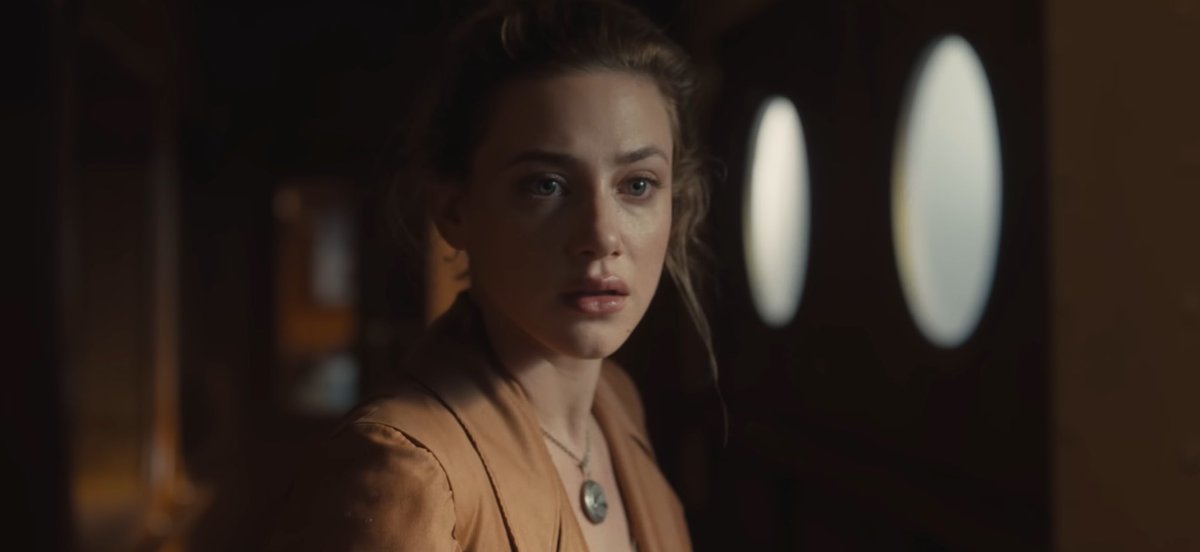 Lili'nin oyunculuğunu zaten çok seviyordum cidden mv ye o kadar uymuş ki bayıldım bayıldımmmm