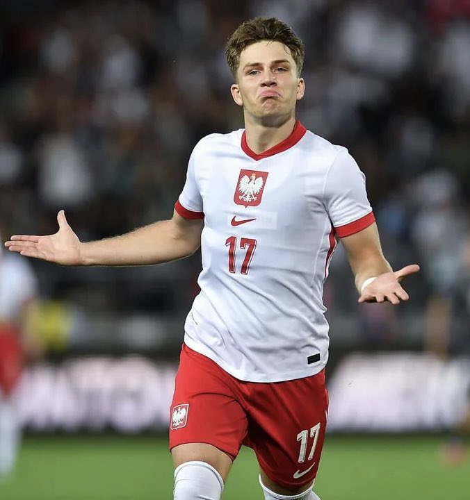 《 𝐉𝐉 》 tweet media