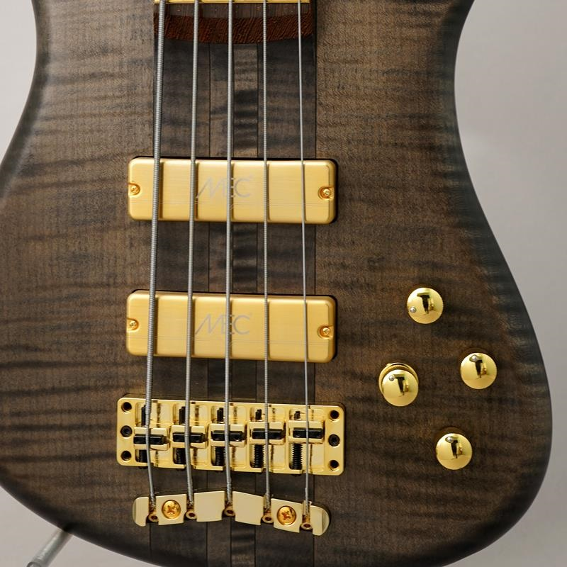 grandeybass_tyo's tweet image. 【商品情報】
#Warwick
Custom Shop Streamer Stage I 5st (Nirvana Black Transparent Satin)

\Warwick最高峰ストリーマー５弦🔥/
弦間20ｍｍ採用のワイドピッチ仕様、厳選された木材から鳴る至高のワーウィックサウンドをお楽しみいただけます✨

🔻商品詳細はコチラ🔻
ikebe-gakki.com/Form/Product/P…