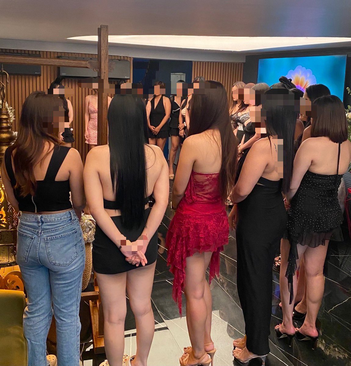 deepbangkok's tweet photo. Have many ladies at shop everyday. https://t.co/YPqLrp5cGO