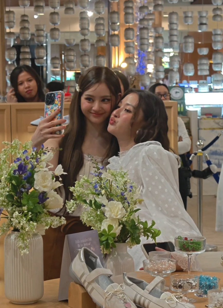 มนจ tweet media