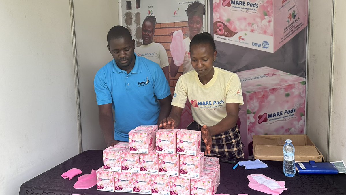 kisawuzijarell's tweet photo. 📍It was so exciting and heartwarming to see the several businesses exhibited by the young people at the #TUYouthSymposium.
🎯Those are indeed #InspiredYouth that have benefited from the cross-sectoral collaboration steered by @TeamUpUG. #TeamUpYouthSymposium #YouthCan https://t.co/3idI4Szsya
