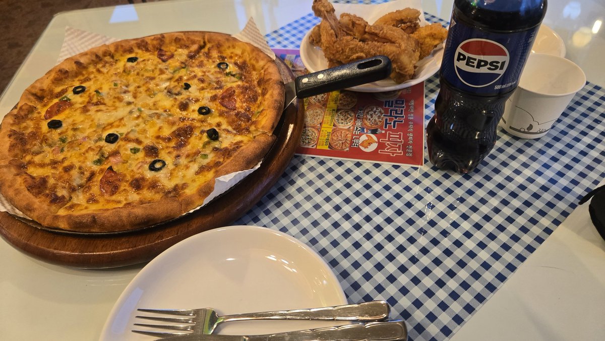 주헌주 tweet media