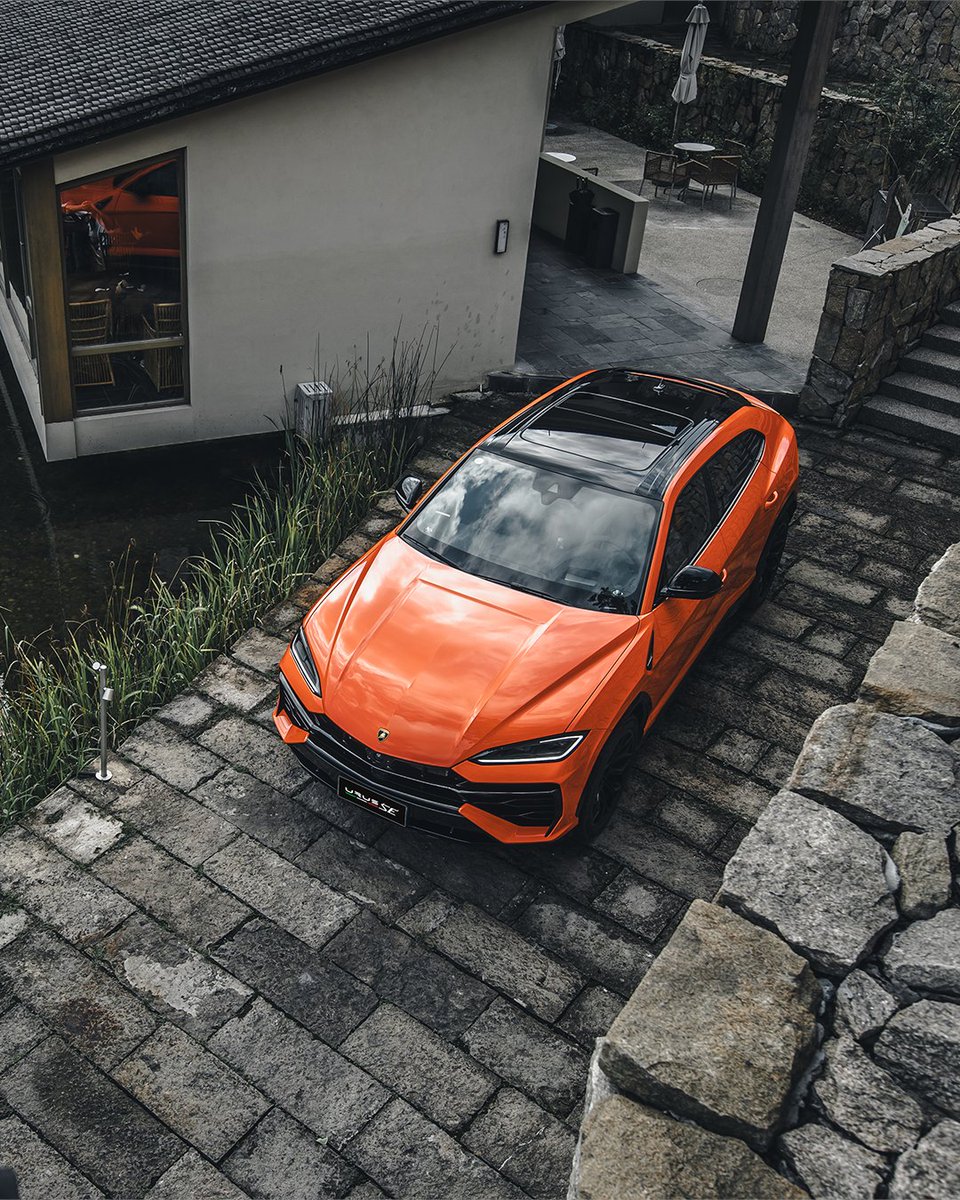 Lamborghini tweet media