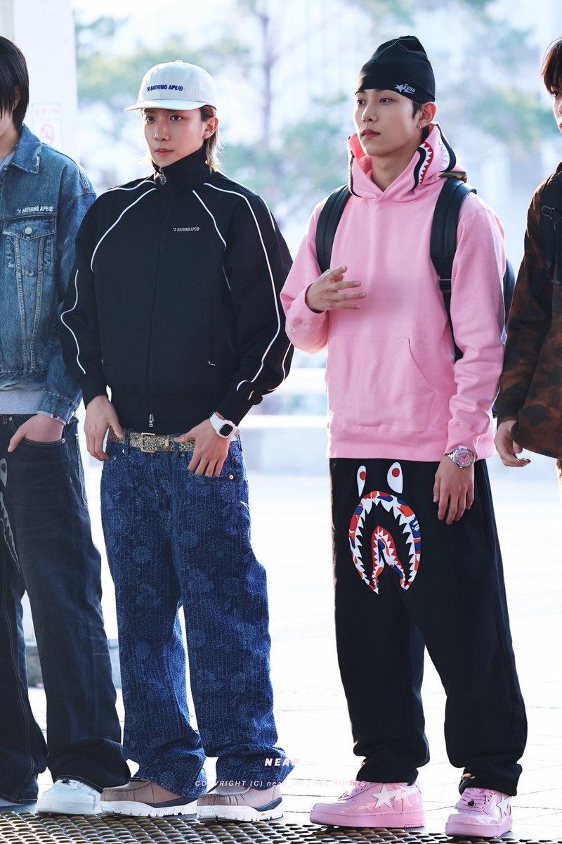 260320 인천 출국

보니까 률이 올핑크🩷

#률 #RYUL #우진 #WOOJIN
#롱샷 #LNGSHOT