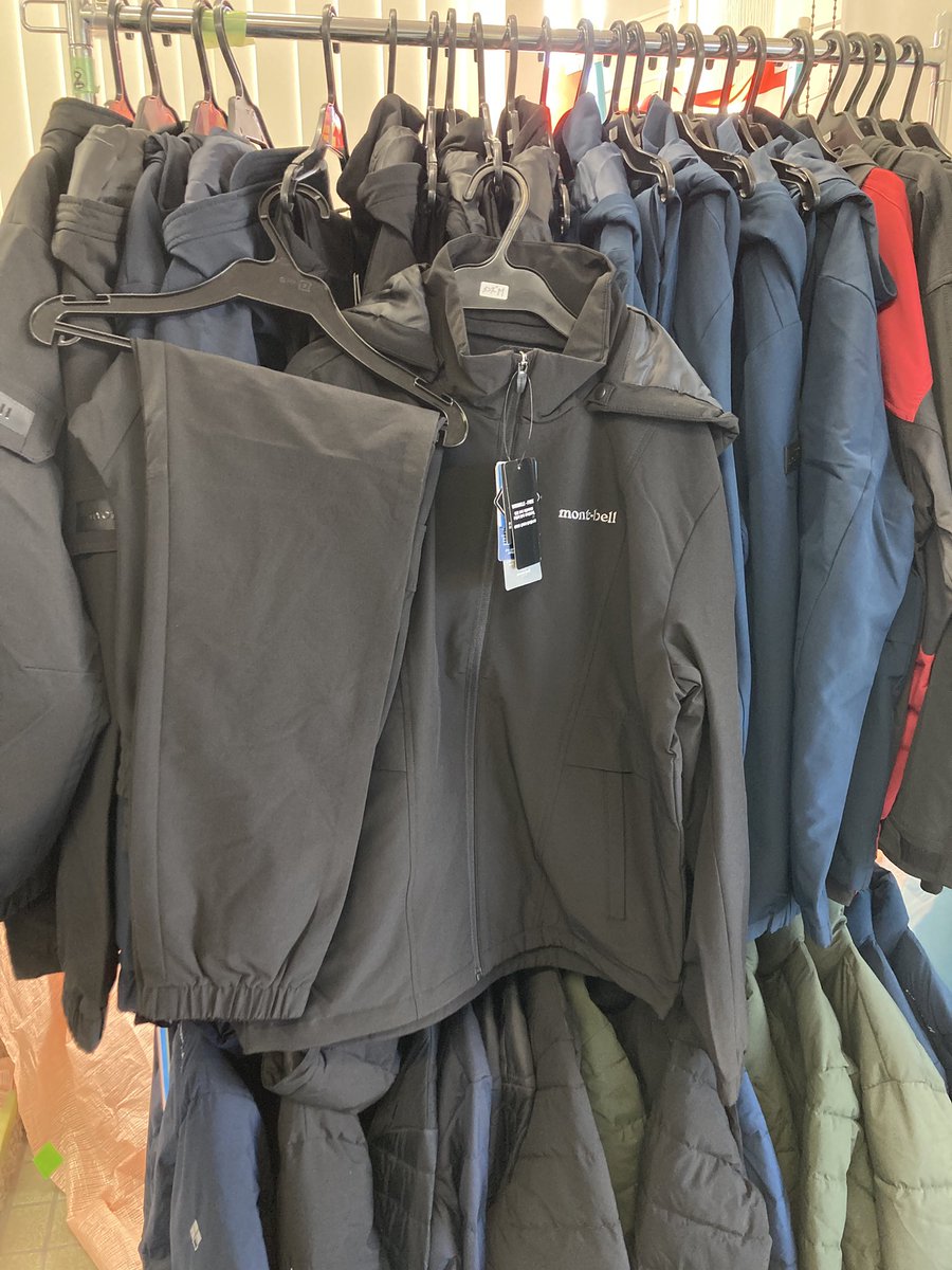 OutletTalat's tweet photo. 明日はいよいよガレージセール初日です^_^
アウトドア関連で新入荷はノースフェイスのバッグ、パンツとモンベルのソフトシェルジャケットです。
場所は有玉南町です❗️是非お越しください🎵

#ゼニア
#ロロピアーナ
#アウトレット
#モンベル
#ノースフェイス https://t.co/KxcCjnc1Nm