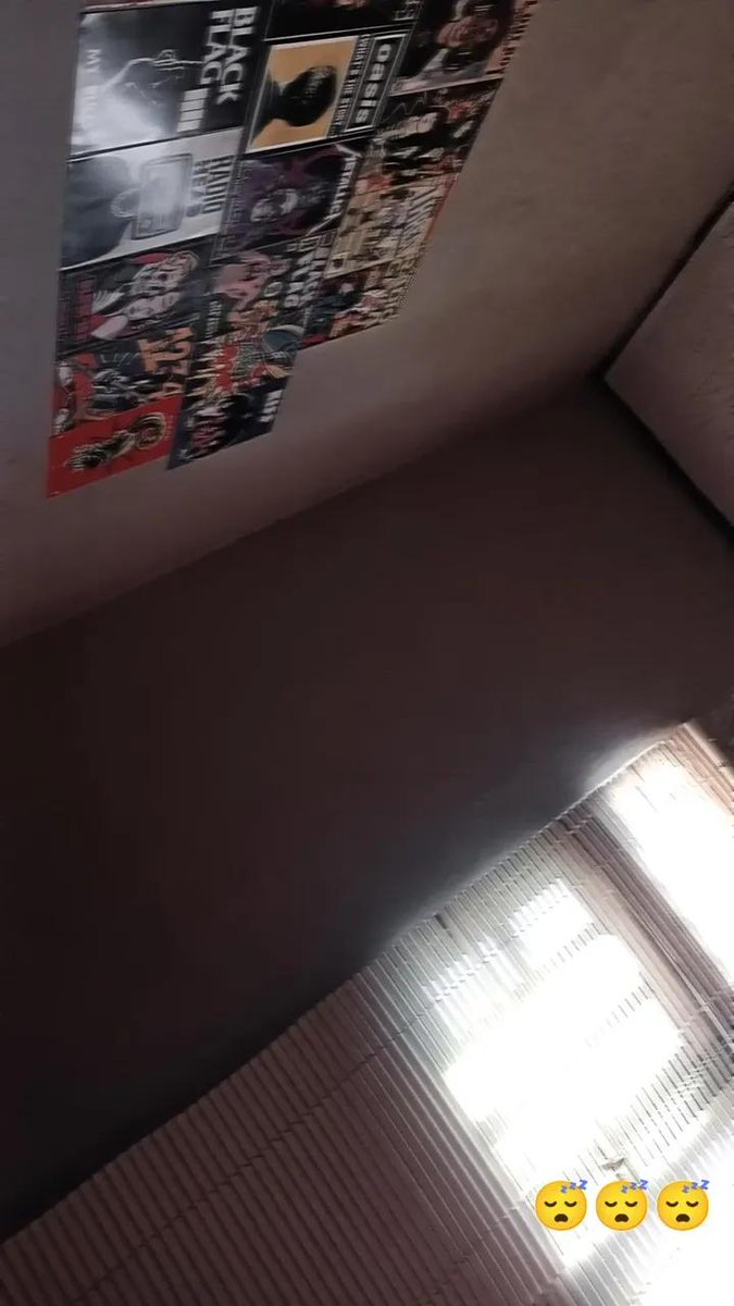 Della Ava tweet media