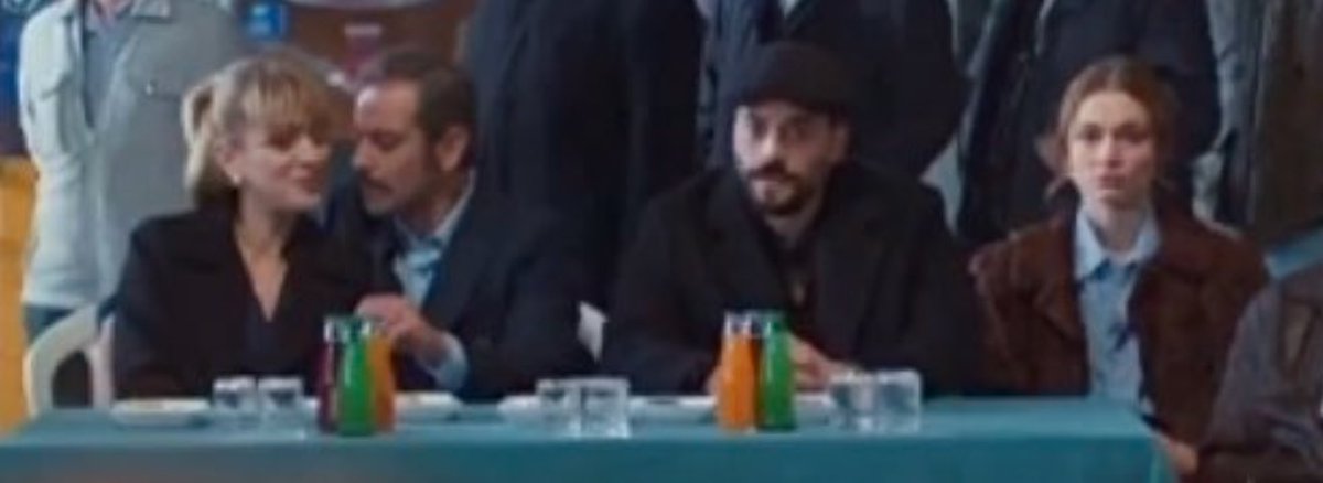 واحد بيحارب ع شان ياخد الي مش من حقه و عنده استعداد يبيع الكل 🤮 
و اتنين كل الي هاممهم انهم يكونو مع بعض ويستغلو اي فرصة ع شان يكونو مع بعض فيها ♥️♥️🫠
#Veliaht • #YahDer