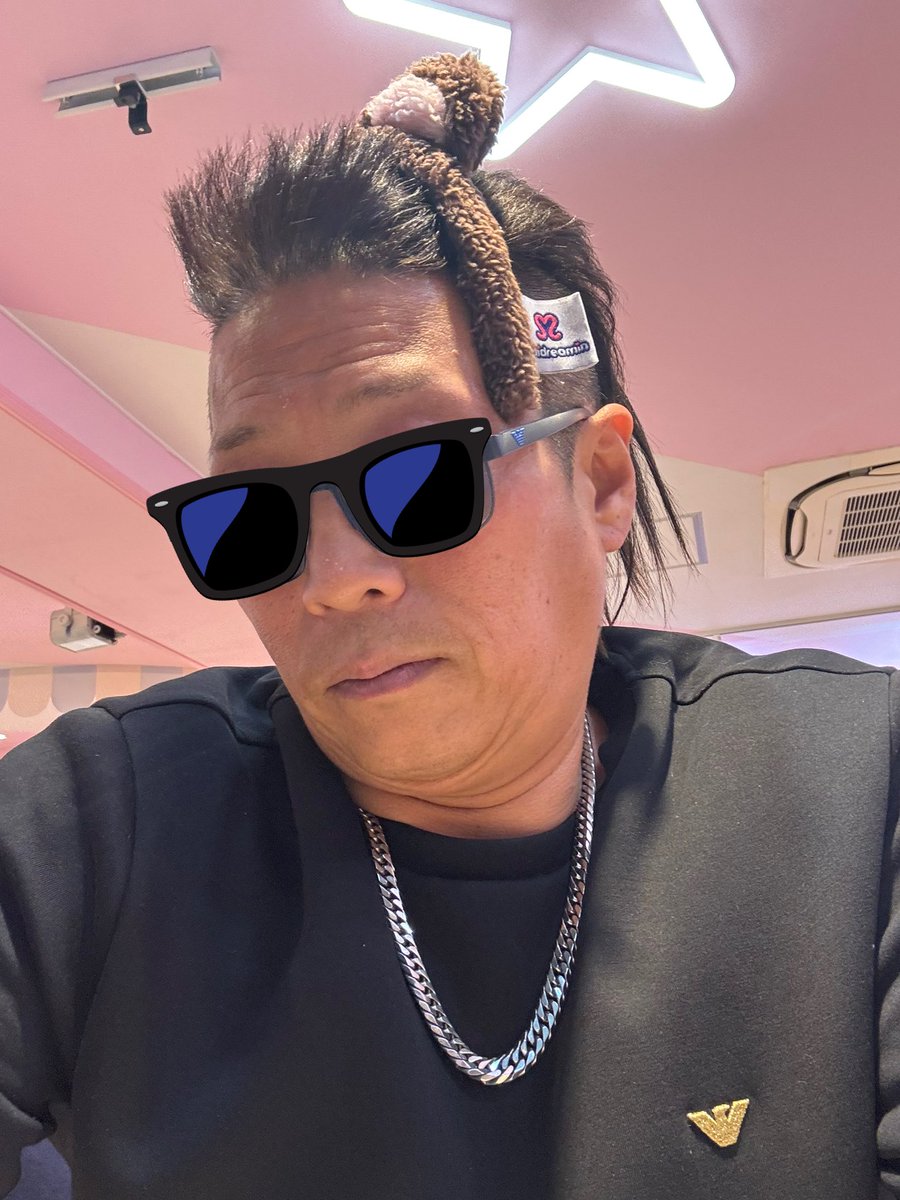 じんごろー tweet media