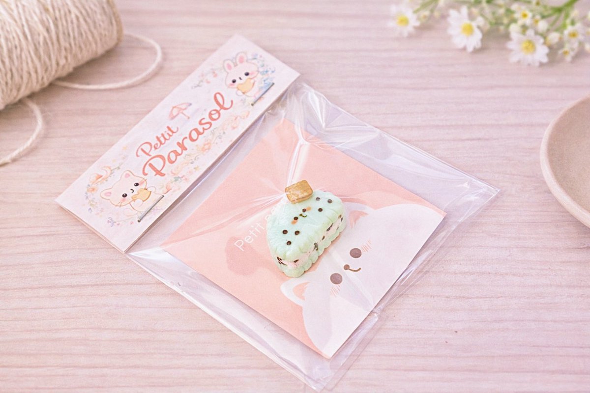 p_parasol's tweet photo. にゃんこバターサンドビスケット
本日20時よりminneにて販売開始です🌸

https://t.co/0w9xGYoRLp https://t.co/aE7jKlS4oN