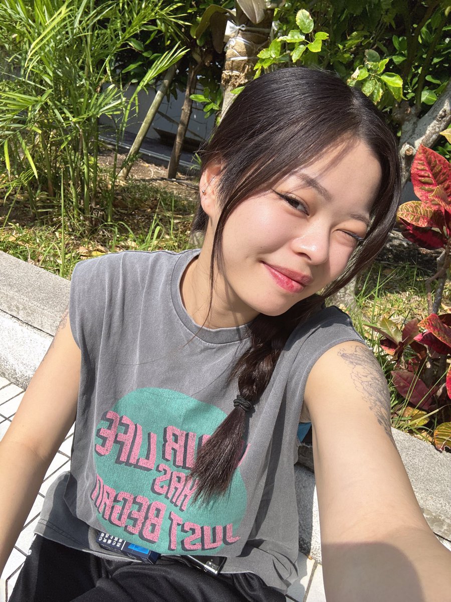 adame_e18's tweet photo. 明日ライブなんだって〜 https://t.co/YoTzzxBc8u