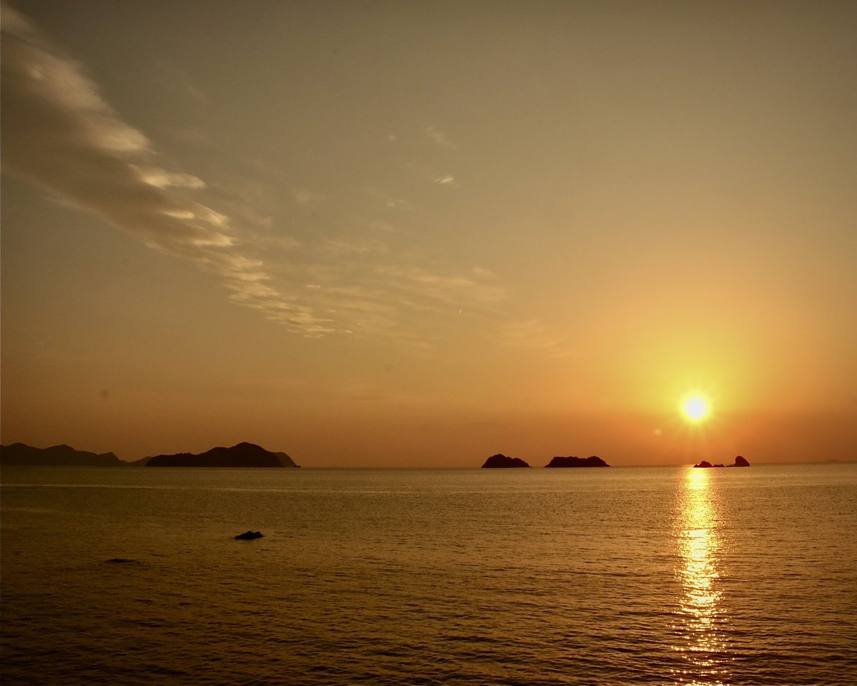 1957sige's tweet photo. 今日の夕暮れ https://t.co/fe4f9B8ZYz