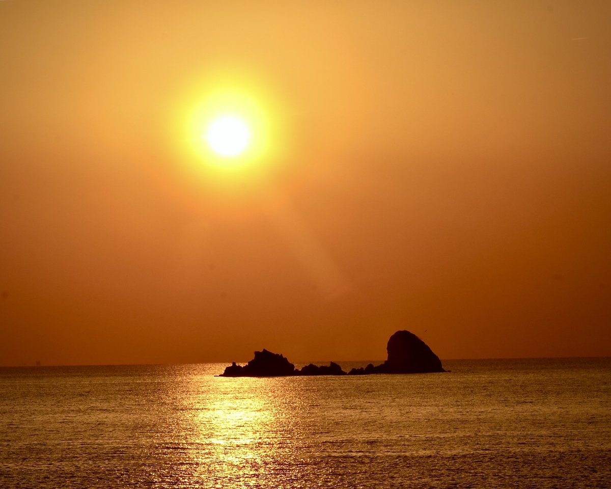 1957sige's tweet photo. 今日の夕暮れ https://t.co/fe4f9B8ZYz
