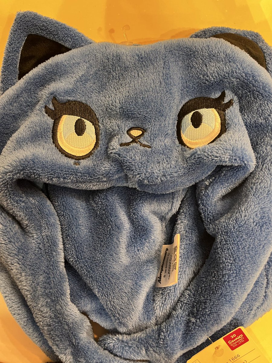 Milkyglay's tweet photo. アドローザちゃんの頭の着ぐるみ？？
めっちゃ安売りされてて
思わず買いました。
値札より安くて11円。

車のヘッドレストに付けるかな https://t.co/9rl7GjlgVh