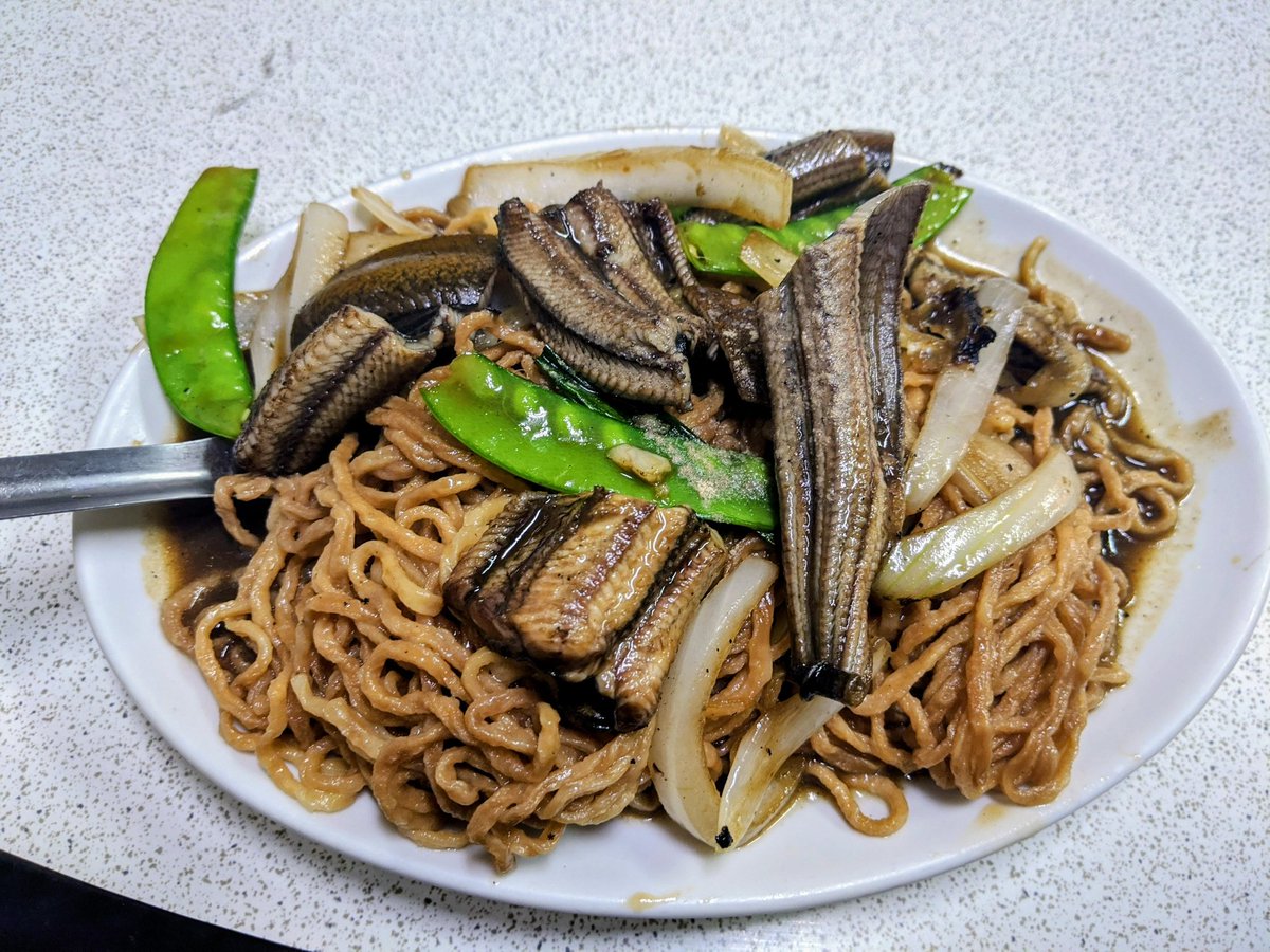 🌈青春的尾巴是長在前面的。 tweet media