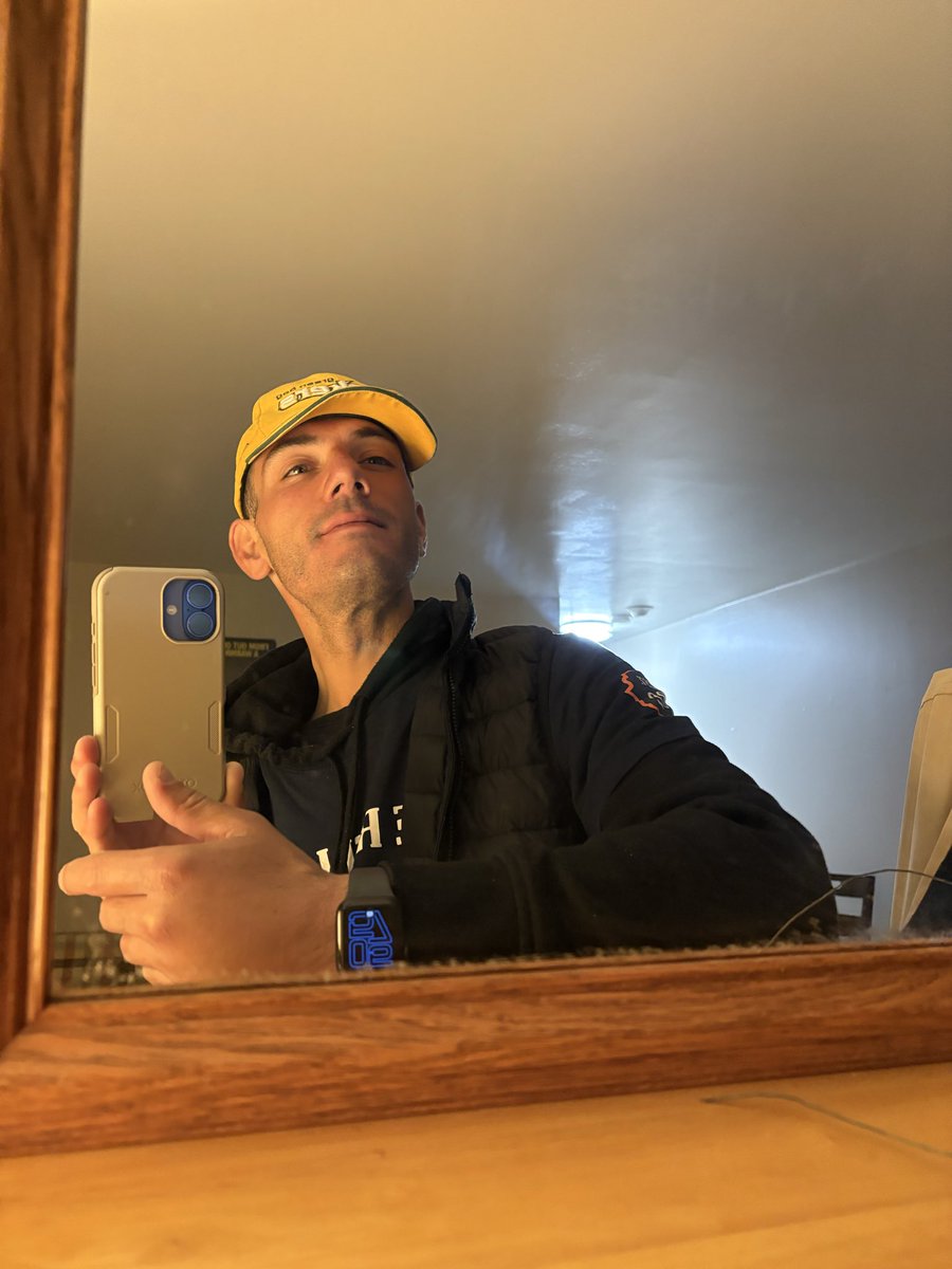 4EVER🦉 tweet media