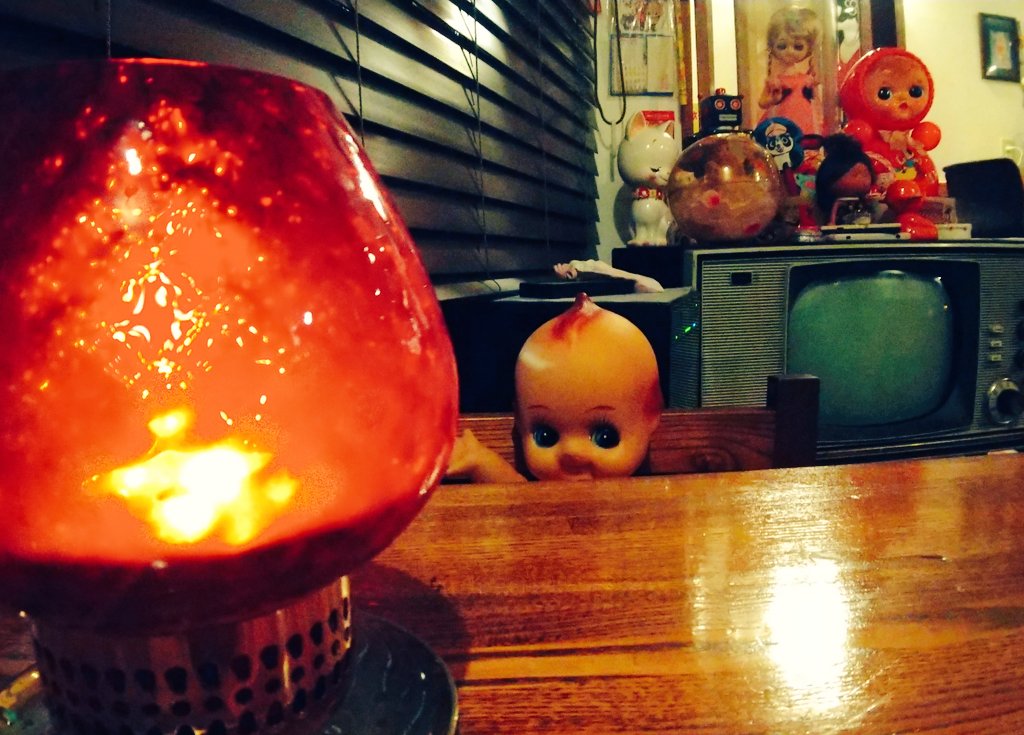こんばんは🌙

open 19:00
lastorder 23:30
closed 24:00

#土曜日 いい夜を～🥸🎸🇯🇵
今宵もカウンターに居ます⭐️
#足立区 #小菅駅 #昭和レトロ
#bar #ウイスキー #カクテル
なぜ？ココに？ #観音様わ🙏✨
