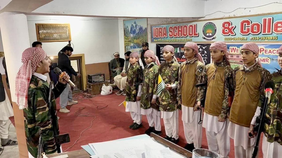 THE UNKNOWN MAN tweet media