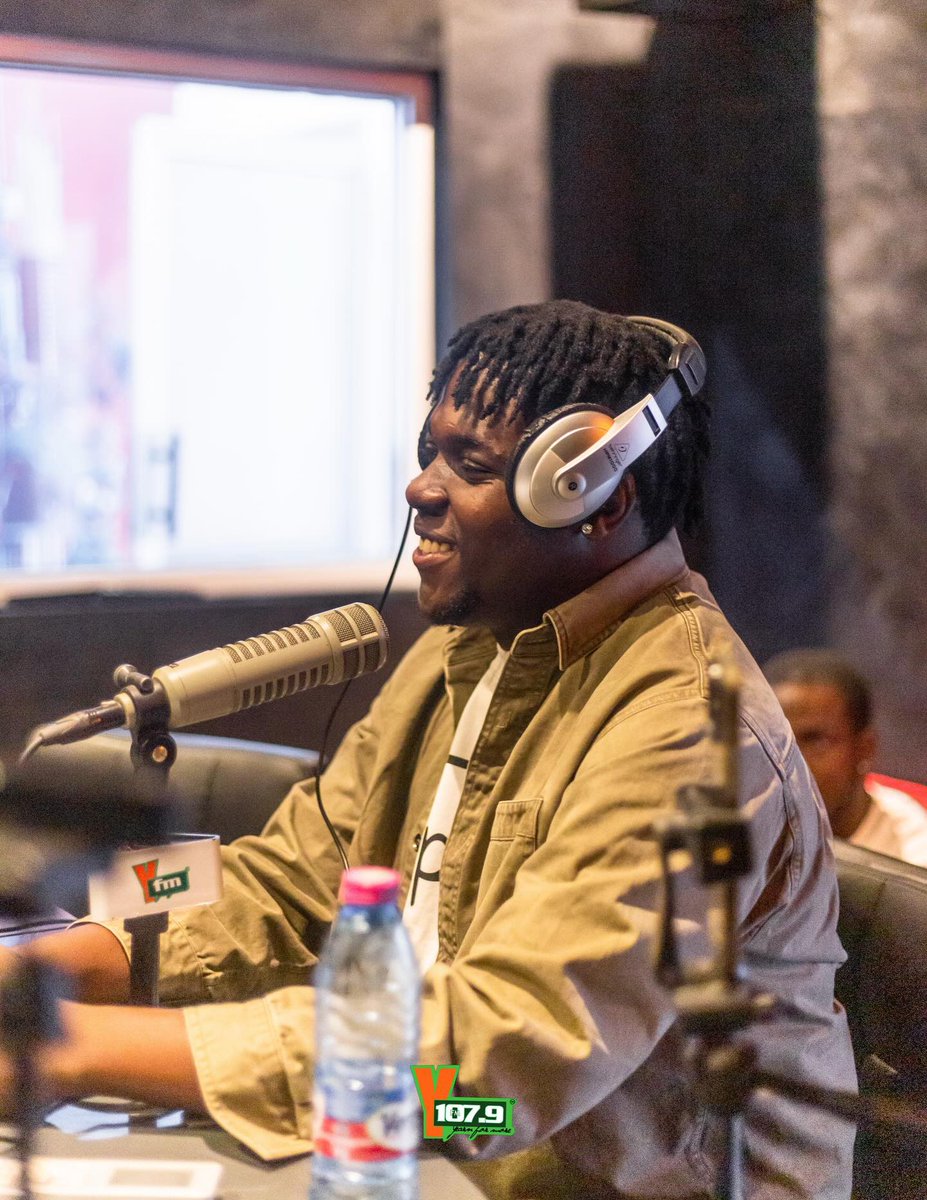 kojo__lipsy's tweet photo. Musician @pbeemusic on the #MydMorningRadioShow with @RevErskineGH
https://t.co/MGNbjPaM00
#BadByPbee https://t.co/SKs3dNuXUn