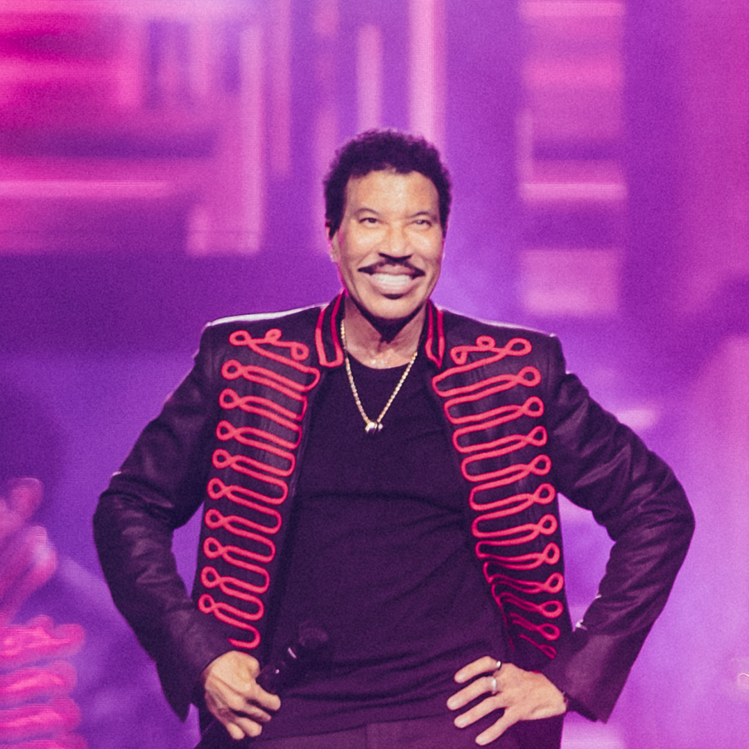 greatesthitsuk's tweet image. 'All Night Long' singer @LionelRichie has announced an exclusive UK gig this summer at @HeritageLiveGCE #SandringhamEstate
Here's how to get tickets 👇
hellorayo.co.uk/greatest-hits/…