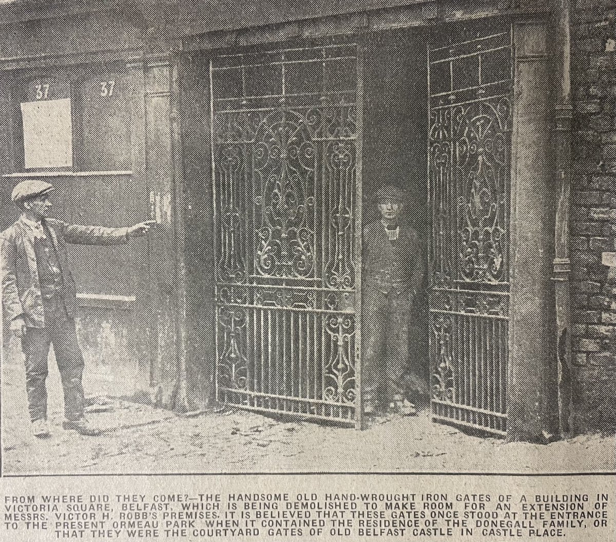 Libraries NI tweet media