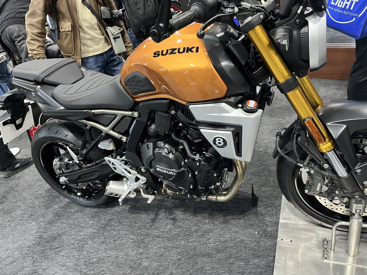ultra_IM9's tweet photo. 大阪モーターサイクルショー楽しかった♪
GSX-8R跨った瞬間これや！って感じがした笑😆
とても欲しくなった😢

SHOEIブースでは稲葉浩志コラボのヘルメットも見れてこれまた欲しい！ってなった😛

#official_omcs 
#バイク https://t.co/DfWDreAaGT