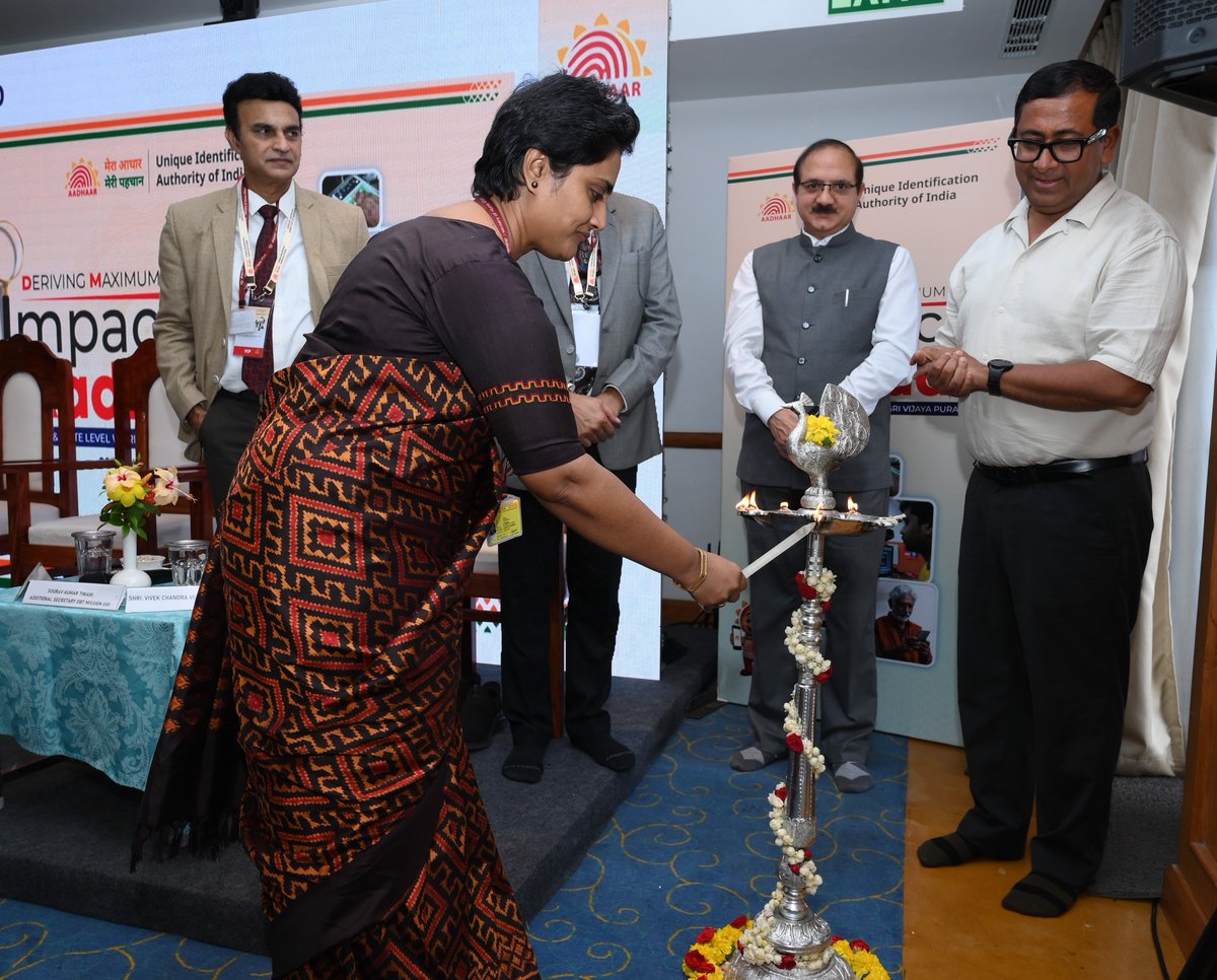 Aadhaar Office Hyderabad tweet media