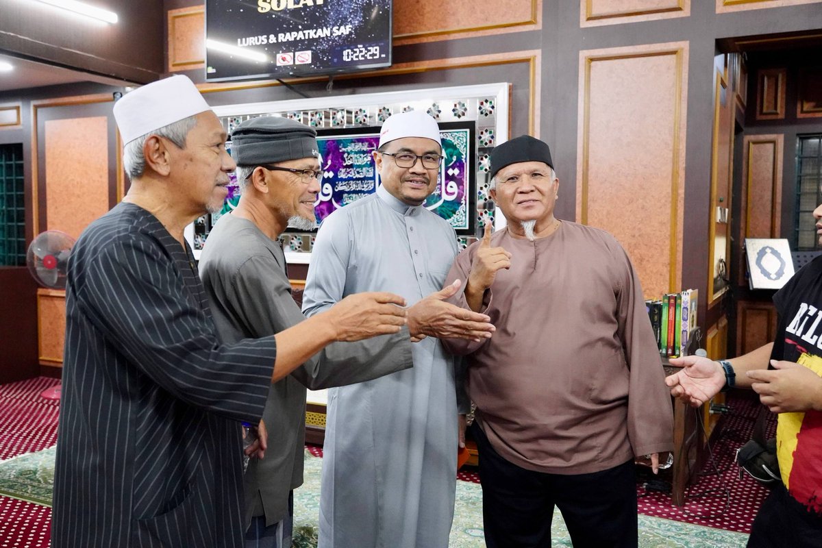 Azli Yusof tweet media