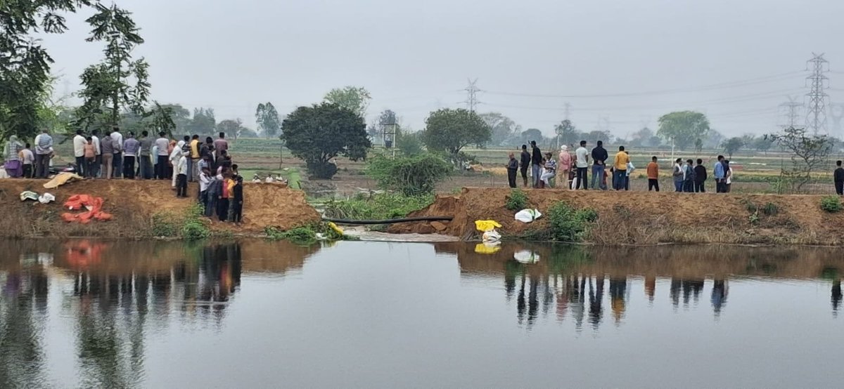 bstvlive's tweet image. अलीगढ़ : बारिश से गंग नहर में बढ़ा पानी

➡ आलू, गेहूं की सैंकड़ों बीघा फसल जलमग्न
➡ प्रशासन और पुलिस टीम मौके पर पहुंची
➡ खैर थाना इलाके के बाजिदपुर का मामला

#Aligarh #Flood