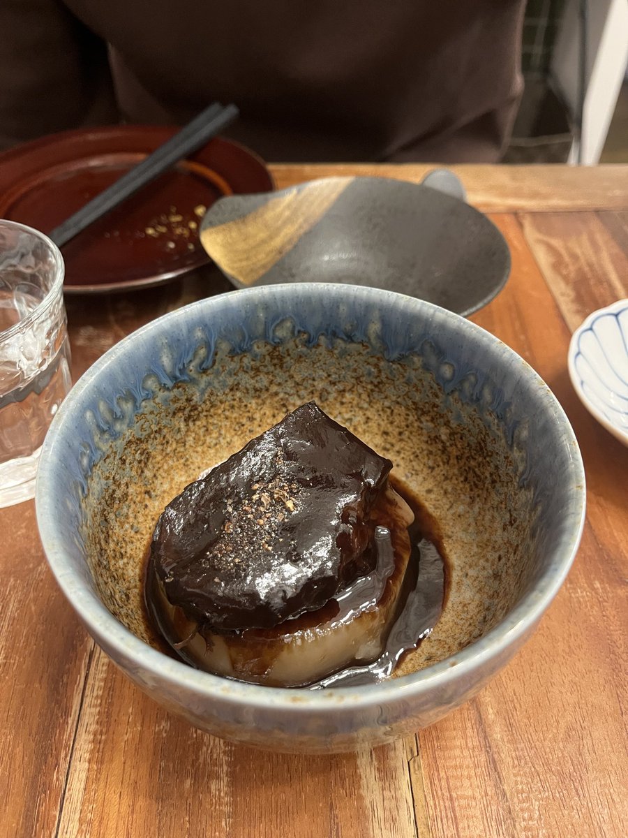 気になってた居酒屋に行った。私はどうしたら良かったんだろう。ずっと支え続けることはできなかったんだし縁切られたんだから執着しても仕方がないよな