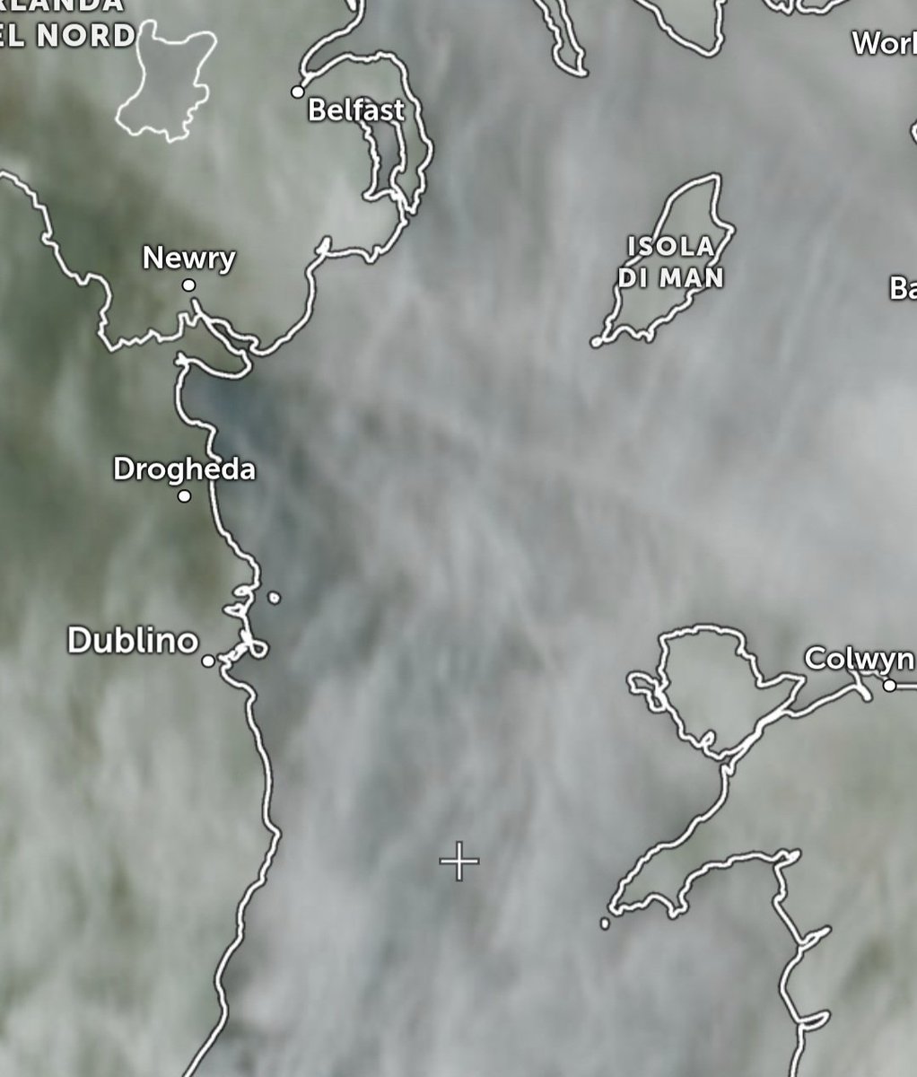 GeppoErfolle's tweet photo. Quando scrivete che non si vedono chemtrails sull'Italia e' perche stanno lavorando altrove. https://t.co/K24Oy9313b
