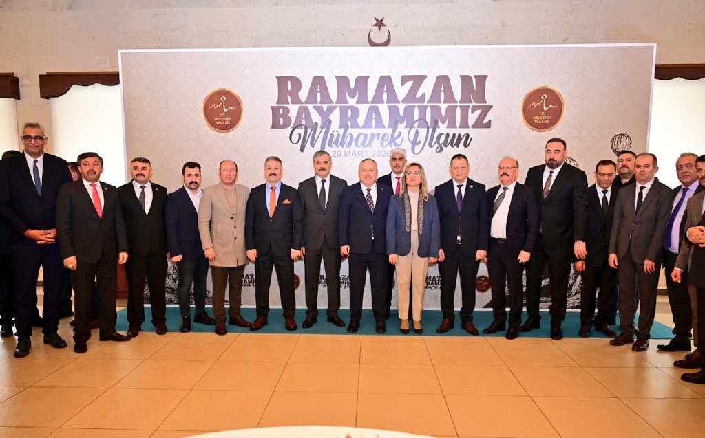 Belediye Başkanımız Ömer Eren Ramazan Bayramı münasebetiyle Nevşehir Valimiz Sayın Ali Fidan’ın ev sahipliğinde Topuzluhan’da  düzenlenen bayramlaşma programına katıldı.

#KapadokyanınBaşkenti
#GöremeBelediyesi
#RamazanBayramı