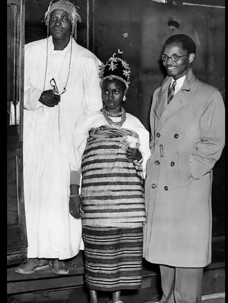 History & Knowledge tweet media