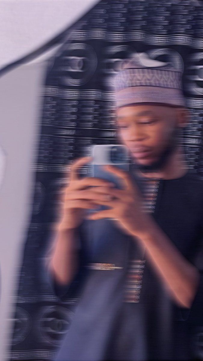 𝐋𝐀𝐘𝐎𝐃𝐄 tweet media