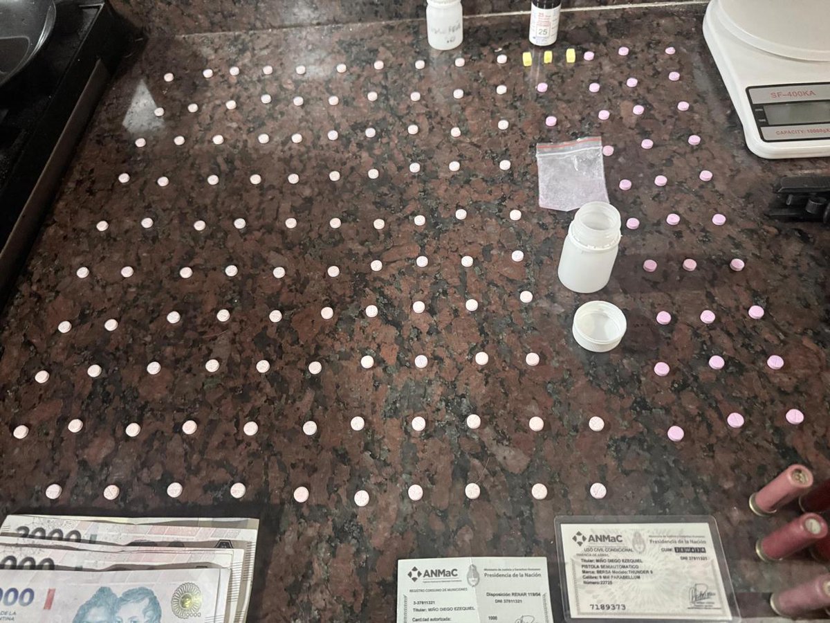 Vía Szeta tweet media