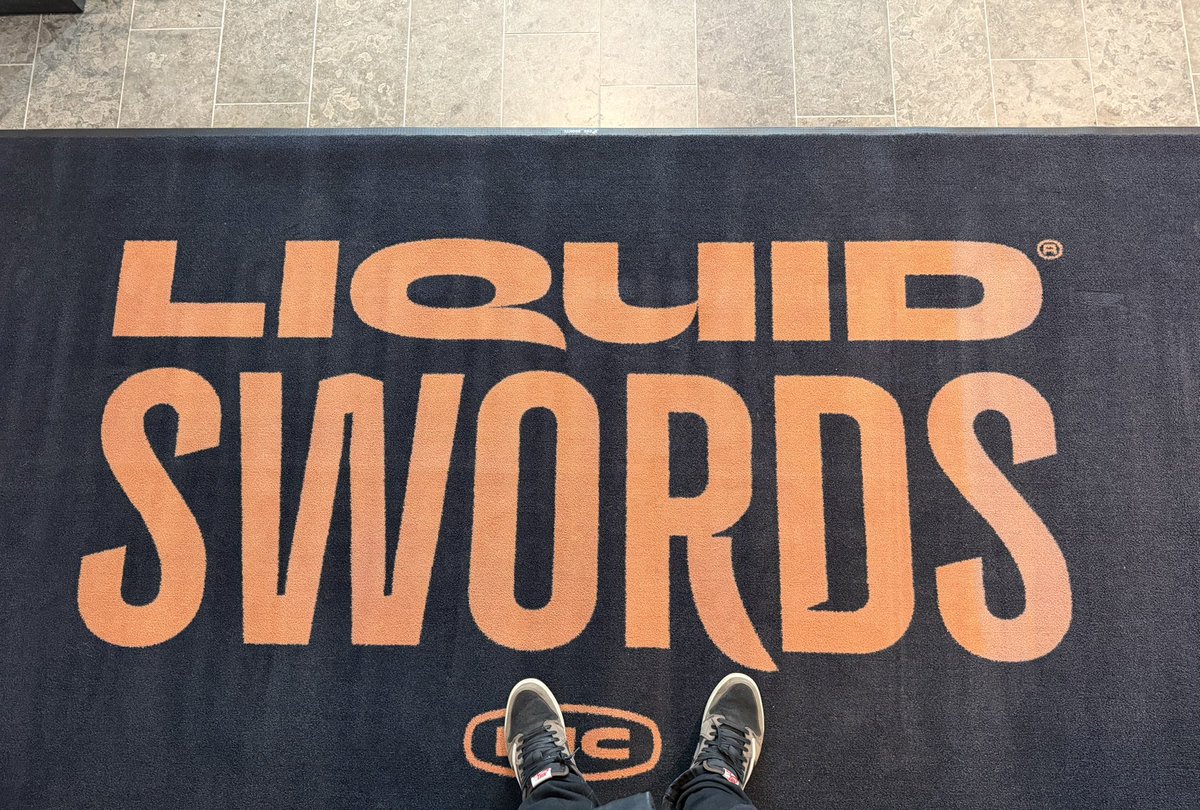 CHSundberg's tweet image. FYI we changed our welcome carpet today to a clean one. #Important #LiquidSwords