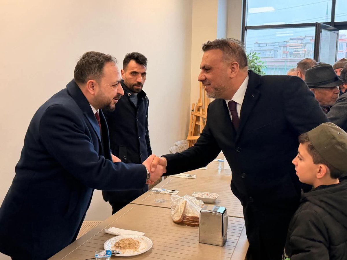 İlçe Başkanımız Fatih Mehmet ÇAKIR ve yönetim kurulu üyelerimiz ile birlikte Trabzon Şalpazarı ve Kabasakal Dernekleri tarafından düzenlenen geleneksel bayramlaşma programına katılım sağladılar.

Trabzonlu hemşehrilerimize misafirperverliklerinden dolayı teşekkür ediyoruz.