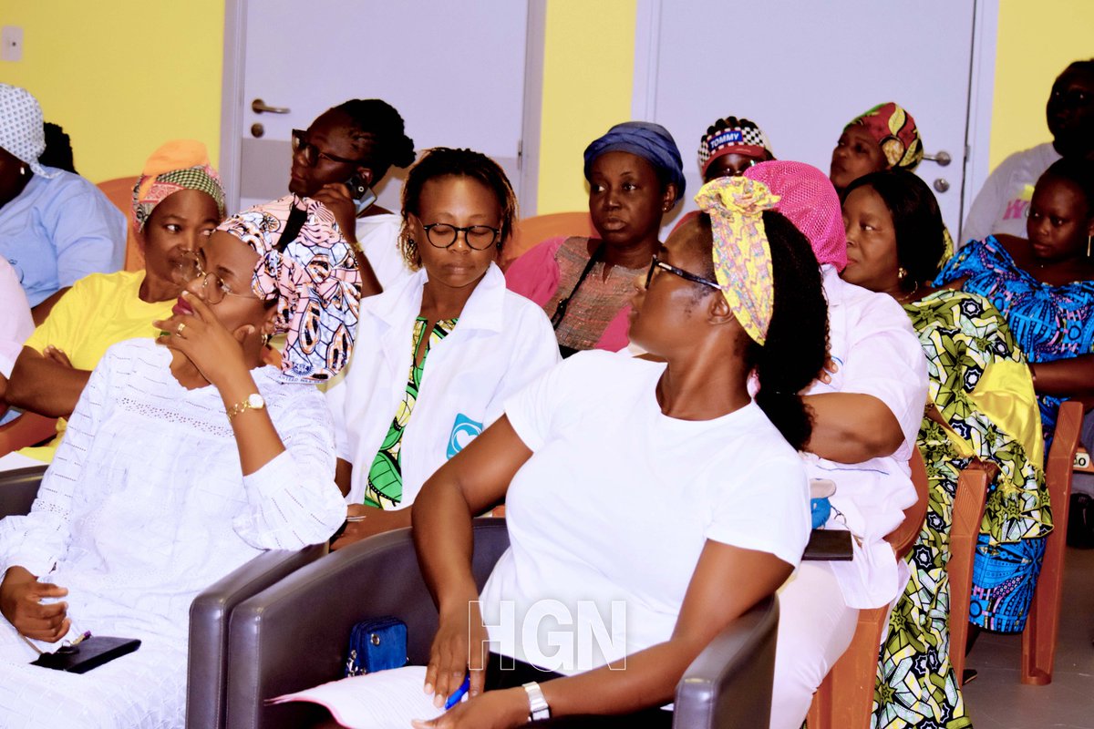 GRC_VBG's tweet photo. Hello ! à l'occasion du #8Mars, la Présidente du #GRCVBG a échangé avec les femmes de l'Hôpital de Patra à Pointe-Noire. Au cœur des débats : égalité, condition féminine et lutte contre les #VBG.
Chaque petite action compte pour le changement ! ✊💪
#Mars2026 #Egalite https://t.co/w2zgCb7sRU