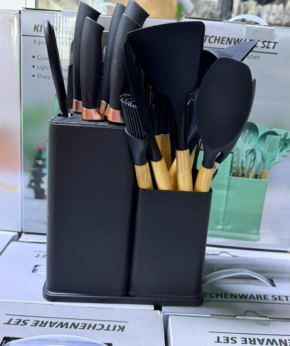 AtienoFrancie tweet media