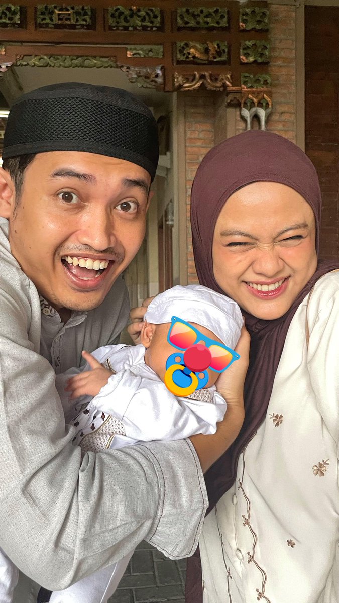 Eid Mubarak teman-teman! Taqabalallah minna waminkum, minal aidin walfaidzin, Mohon maaf lahir batin ✨🙏🏼