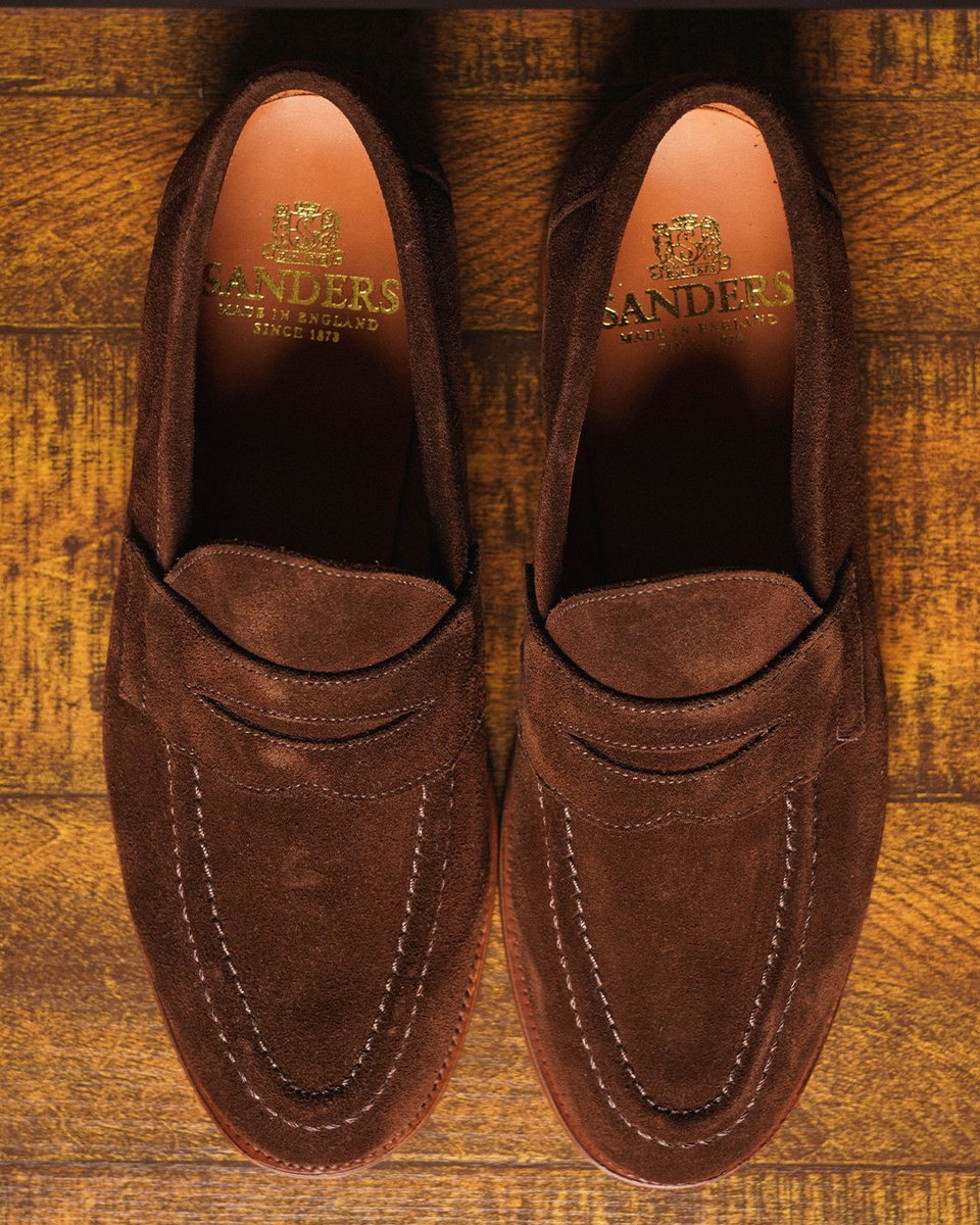 stuarts_london's tweet image. Style Guide 👔🧥

Levi’s BLUETAB jacket over a Polo Ralph Lauren knit, Carhartt WIP Aaron pants, and Sanders Aldwych loafers. Finished with a woven belt.

Smart, easy everyday wear.

Online &amp;amp; in store.

#StuartsLondon #StyleGuide #Since1967