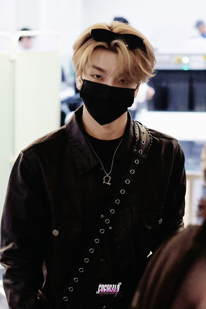 ddwki_ei's tweet photo. NOT4NERD
Abyss Eyes Coated Trucker Jacket - Black

📍https://t.co/HZpRK8ro3C

#허씬롱 #HEXINLONG #贺鑫隆 #씬롱 #XINLONG #鑫隆 #ALPHADRIVEONE #ALD1 #알파드라이브원 https://t.co/cYbR36Ij5a
