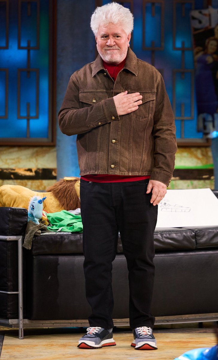 August Landmesser tweet media