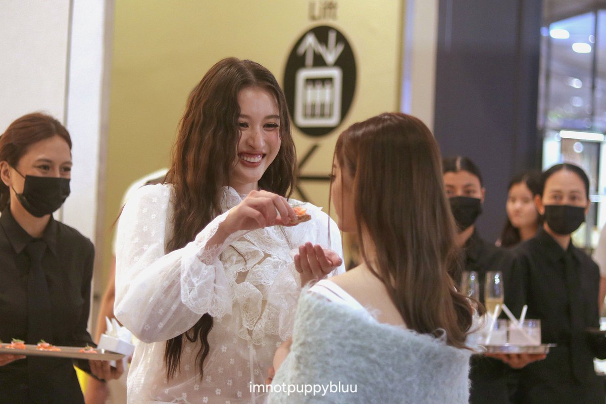 𝙗𝙡𝙪𝙪. 🛸 tweet media