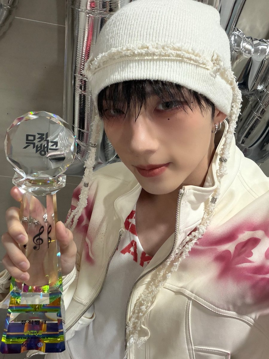 P1Harmony tweet media