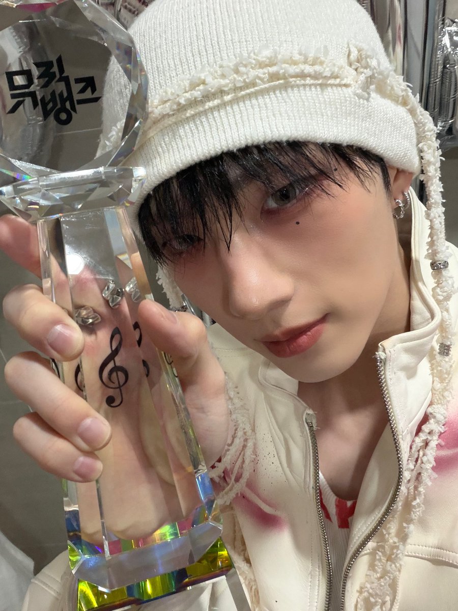 P1Harmony tweet media