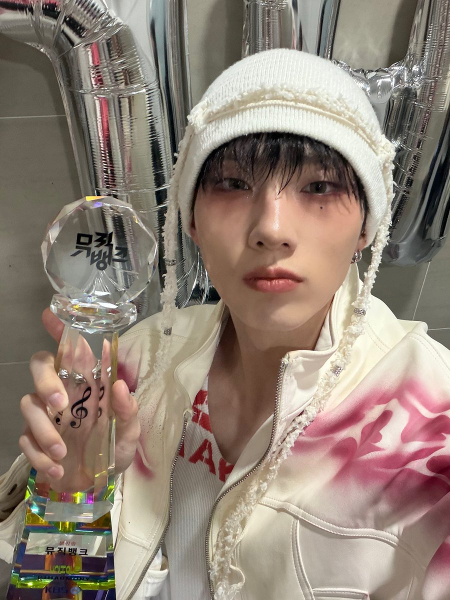 P1Harmony tweet media