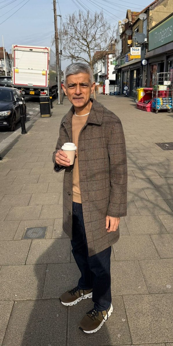 Sadiq Khan tweet media