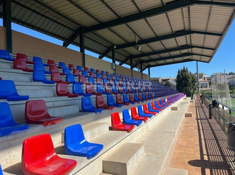 ProdiurSports's tweet photo. SEIENTS GRADA CAMP DE FUTBOL AL BAIX EMPORDA
https://t.co/2Kdnjyv6CA https://t.co/U6LU7CU0pz
