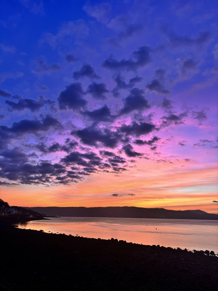 Beato79's tweet photo. Sunsets skies are back 🩷 https://t.co/XdhiuKVt33